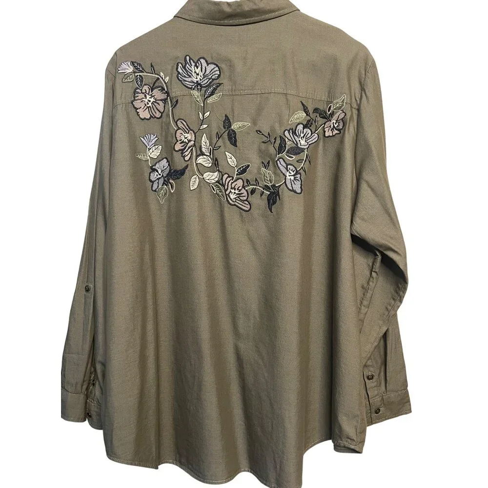 NWT Westport Women 3X Button-Up Shirt Olive Embroidered Pockets Roll-Tab Sleeve - Picture 2 of 16